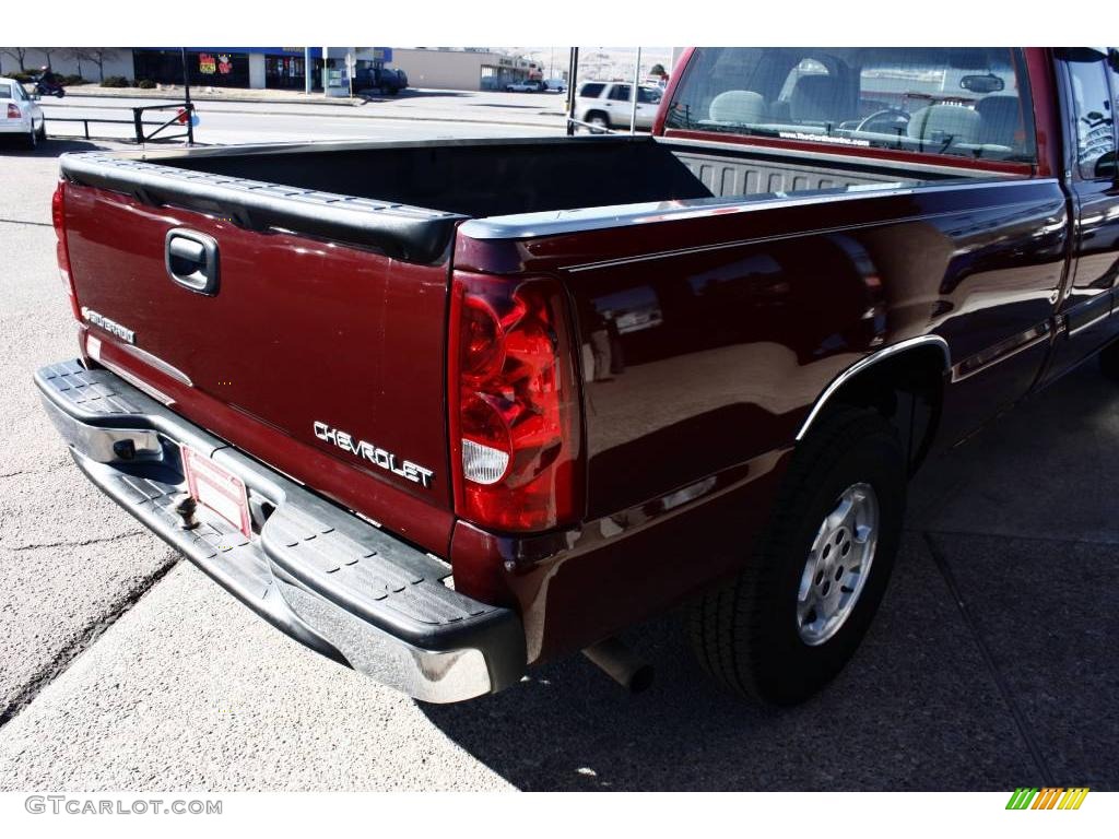 2003 Silverado 1500 LS Extended Cab 4x4 - Dark Carmine Red Metallic / Medium Gray photo #17