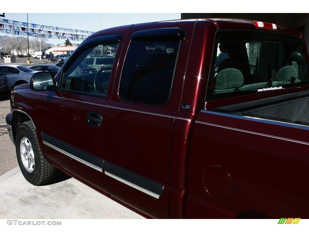 2003 Silverado 1500 LS Extended Cab 4x4 - Dark Carmine Red Metallic / Medium Gray photo #19