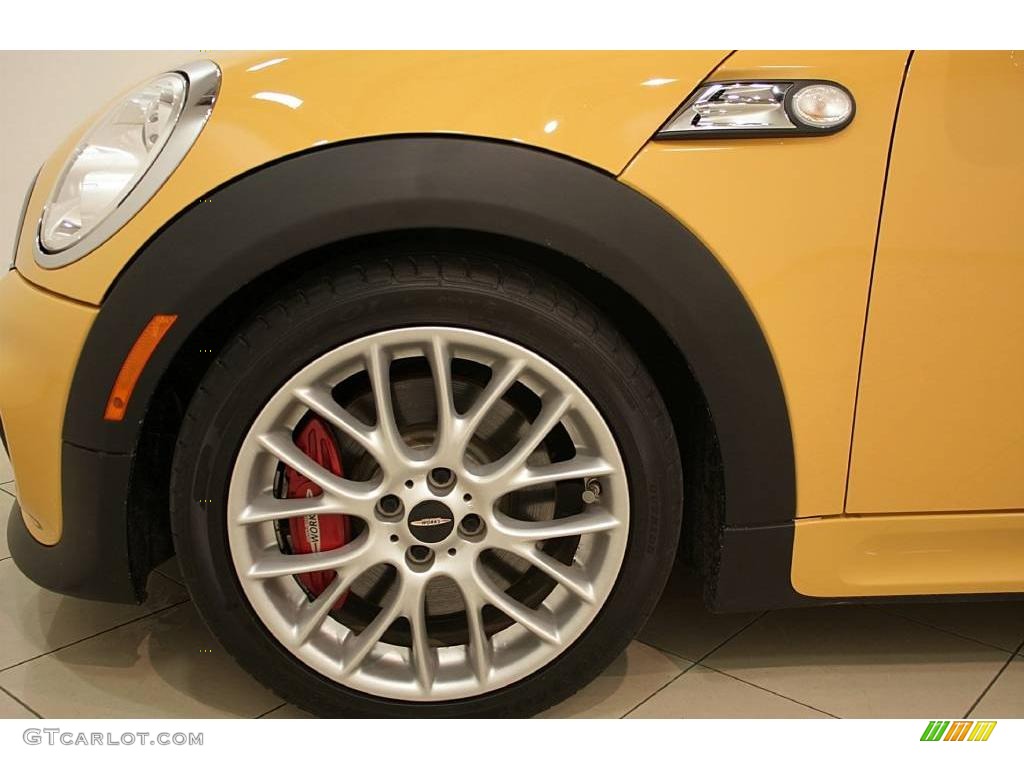 2009 Cooper John Cooper Works Hardtop - Mellow Yellow / Punch Carbon Black Leather photo #29