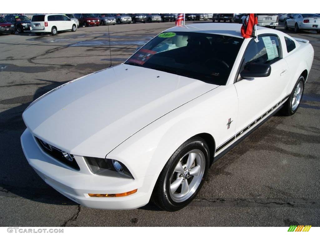2007 Mustang V6 Deluxe Coupe - Performance White / Dark Charcoal photo #8