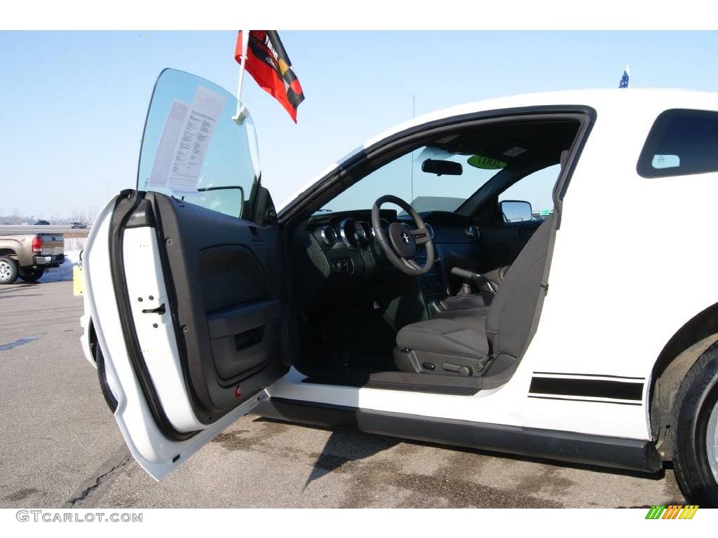 2007 Mustang V6 Deluxe Coupe - Performance White / Dark Charcoal photo #27