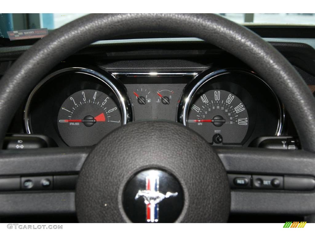 2007 Mustang V6 Deluxe Coupe - Performance White / Dark Charcoal photo #45