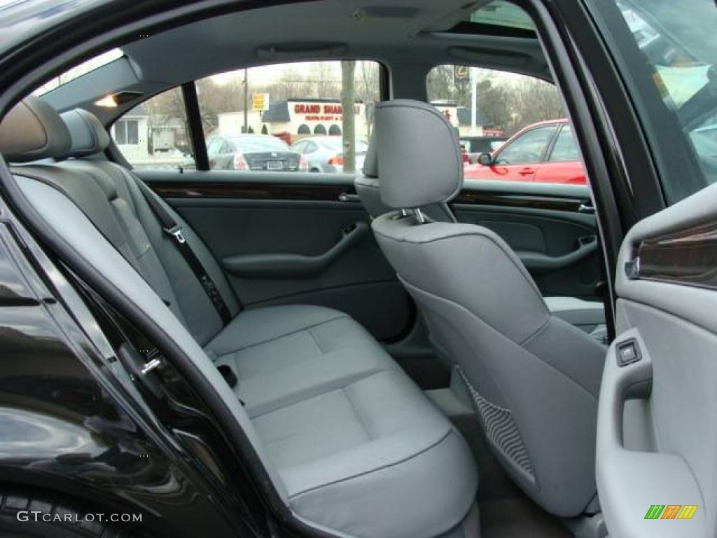 2002 3 Series 325i Sedan - Jet Black / Grey photo #12