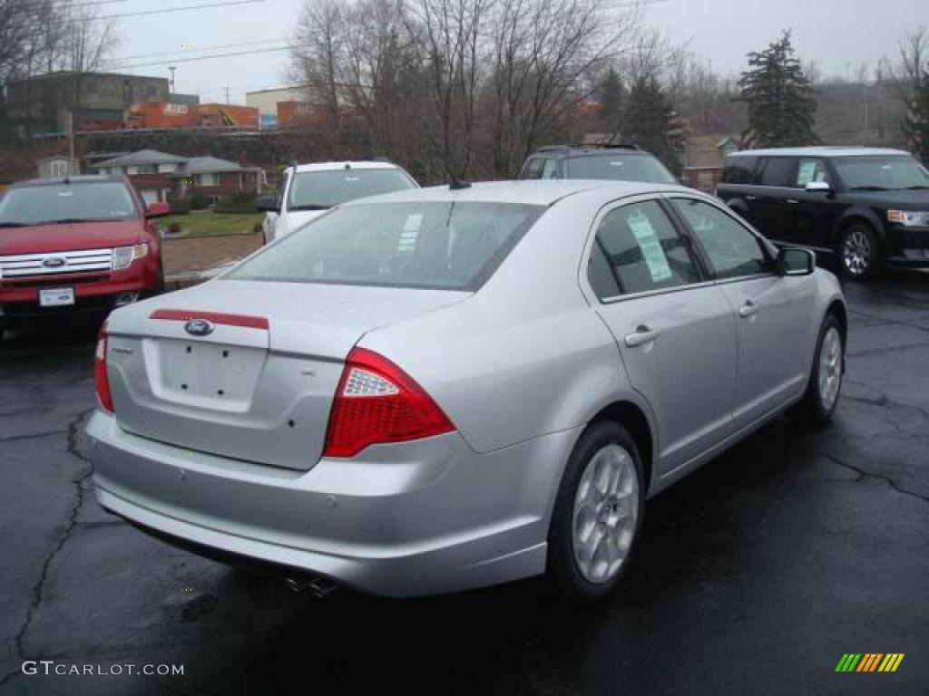 2010 Fusion SE - Brilliant Silver Metallic / Charcoal Black photo #3