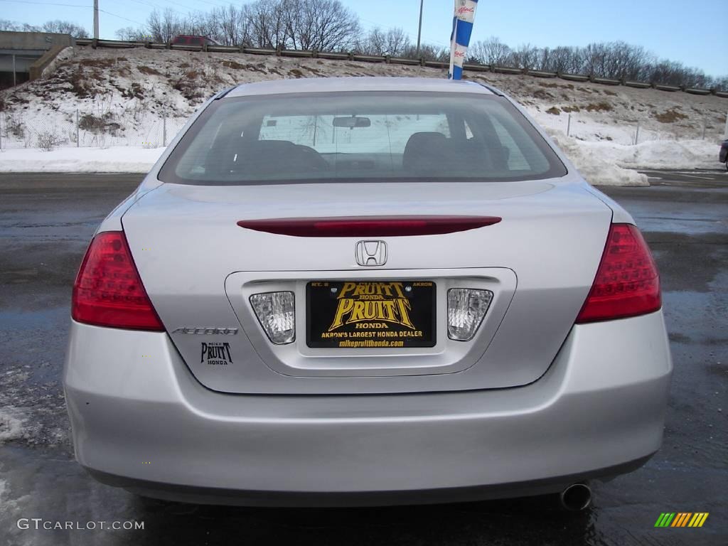 2006 Accord SE Sedan - Alabaster Silver Metallic / Black photo #4