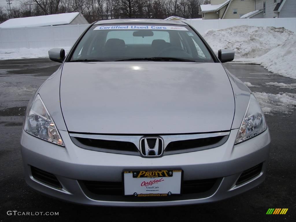 2006 Accord SE Sedan - Alabaster Silver Metallic / Black photo #8