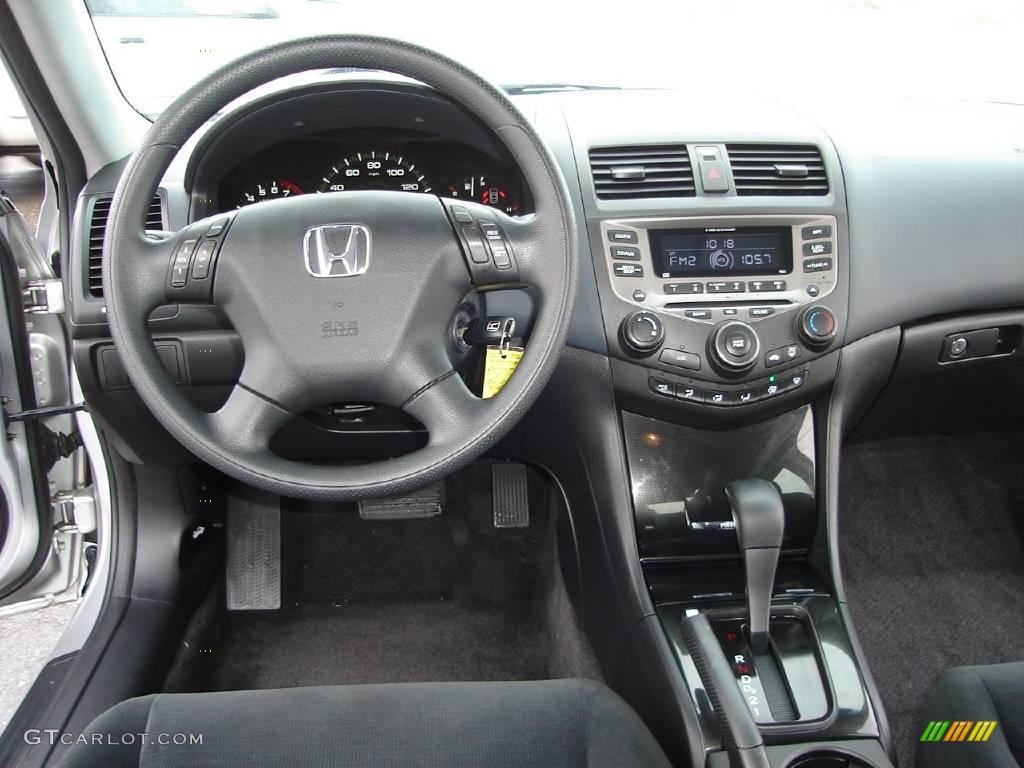 2006 Accord SE Sedan - Alabaster Silver Metallic / Black photo #16