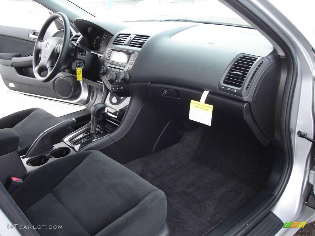 2006 Accord SE Sedan - Alabaster Silver Metallic / Black photo #18
