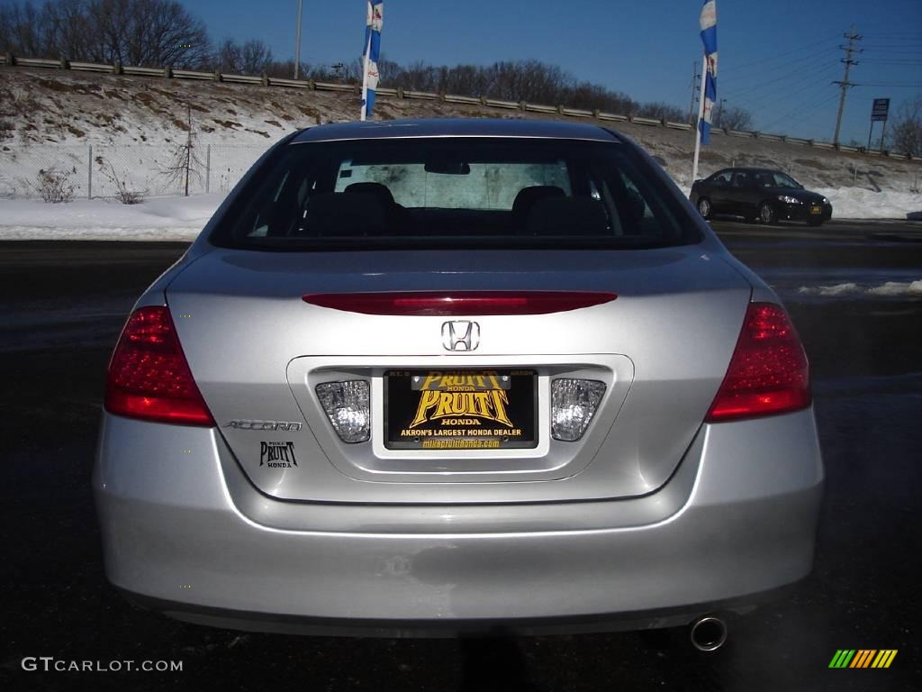 2006 Accord LX Sedan - Alabaster Silver Metallic / Black photo #4