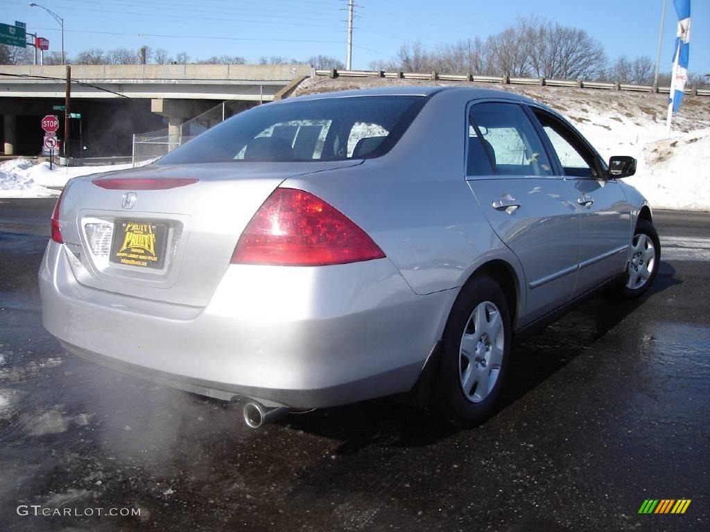 2006 Accord LX Sedan - Alabaster Silver Metallic / Black photo #5