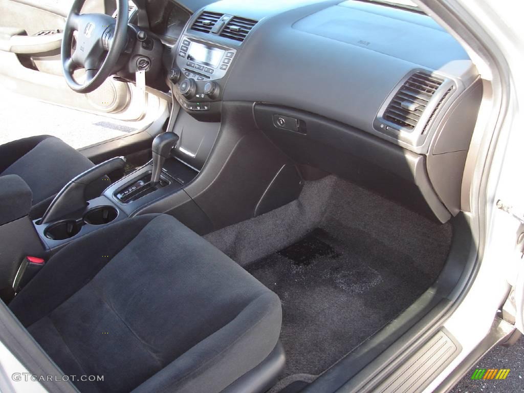 2006 Accord LX Sedan - Alabaster Silver Metallic / Black photo #18