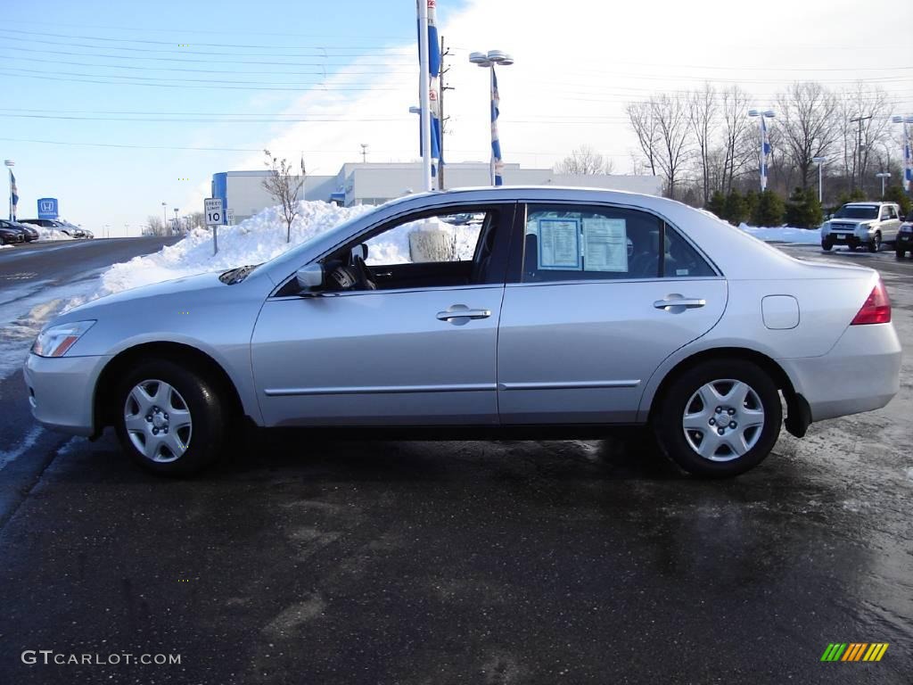 2006 Accord LX Sedan - Alabaster Silver Metallic / Gray photo #2