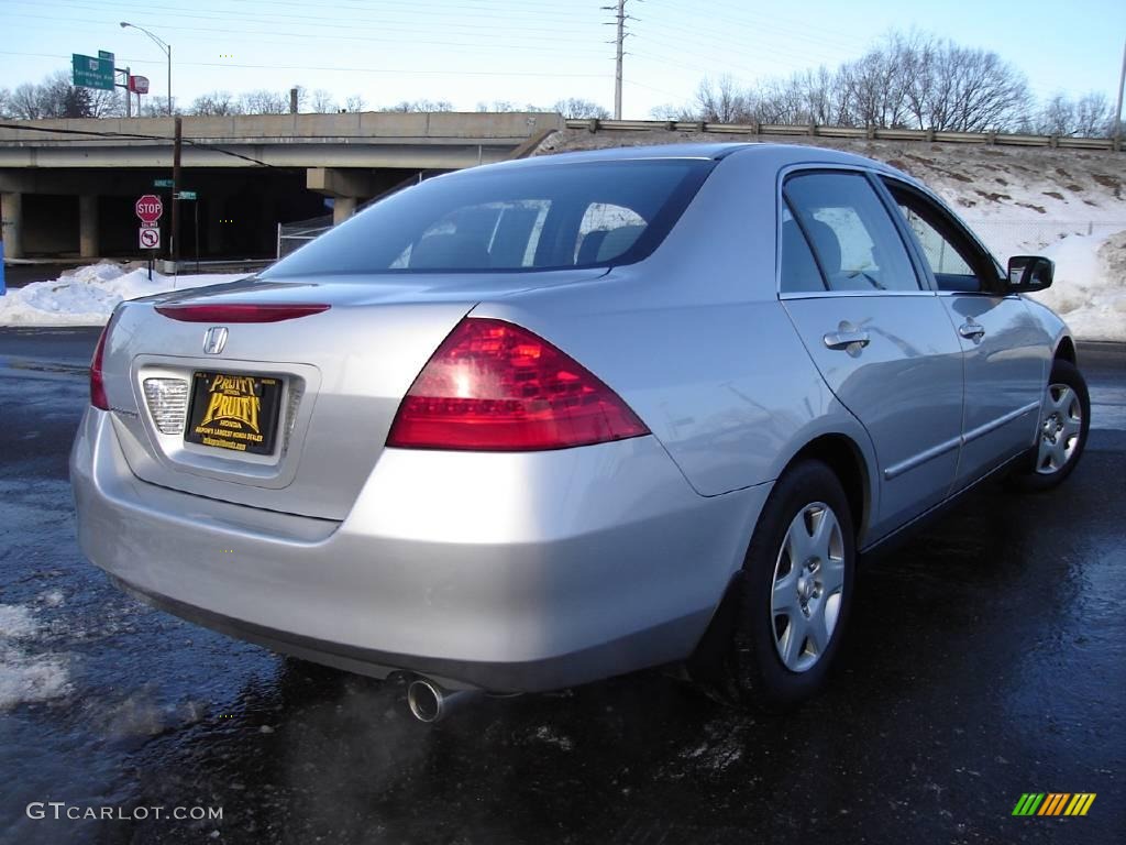 2006 Accord LX Sedan - Alabaster Silver Metallic / Gray photo #5