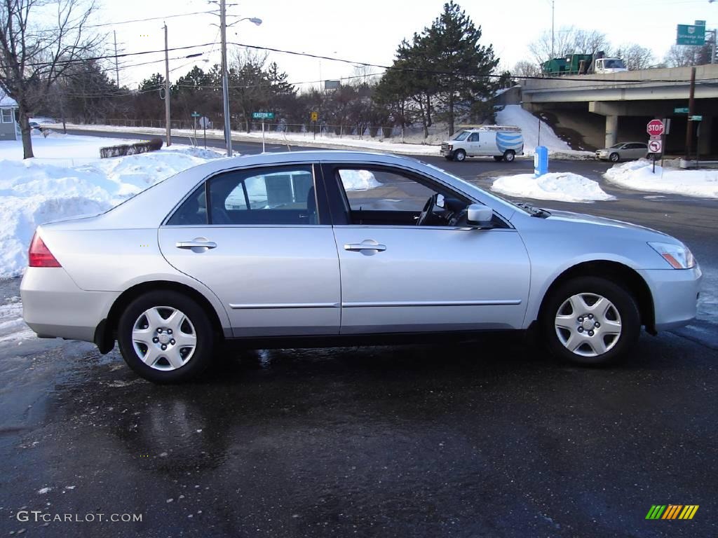 2006 Accord LX Sedan - Alabaster Silver Metallic / Gray photo #6