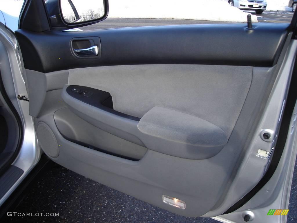 2006 Accord LX Sedan - Alabaster Silver Metallic / Gray photo #17