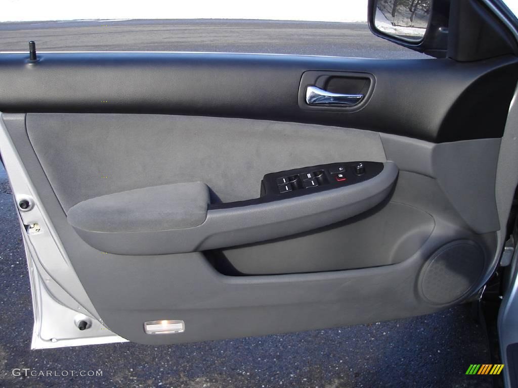 2006 Accord LX Sedan - Alabaster Silver Metallic / Gray photo #19