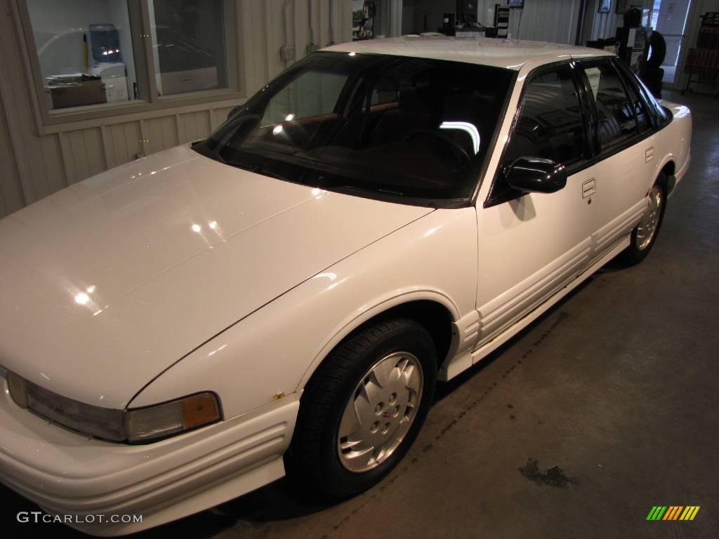 1995 Cutlass Supreme S Sedan - White / Dark Red photo #2