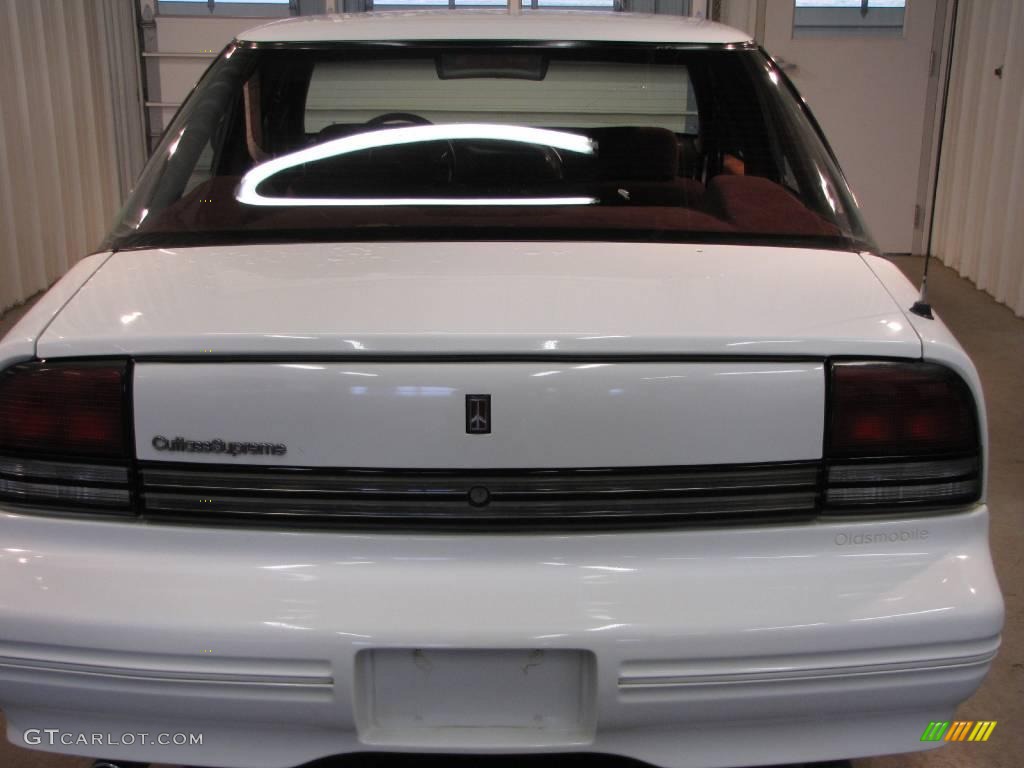 1995 Cutlass Supreme S Sedan - White / Dark Red photo #6