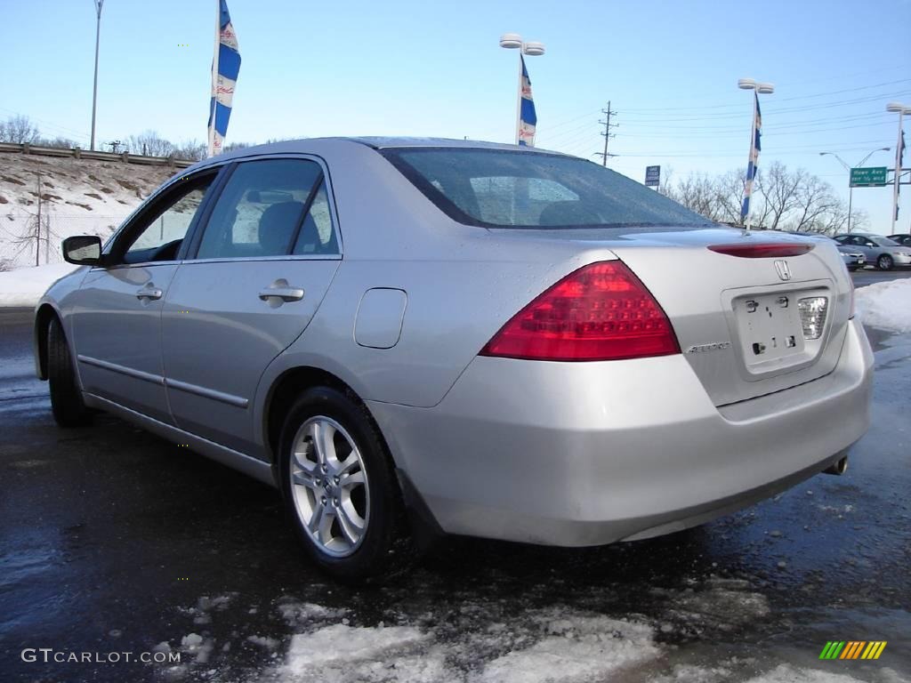 2006 Accord SE Sedan - Alabaster Silver Metallic / Black photo #3