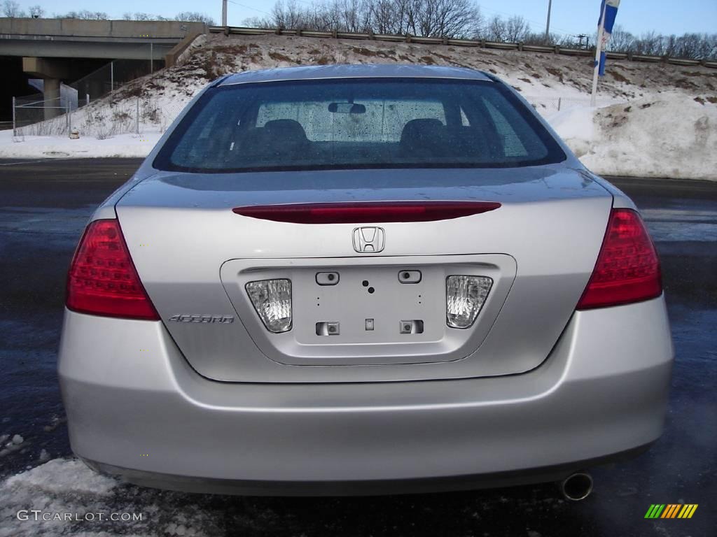 2006 Accord SE Sedan - Alabaster Silver Metallic / Black photo #4
