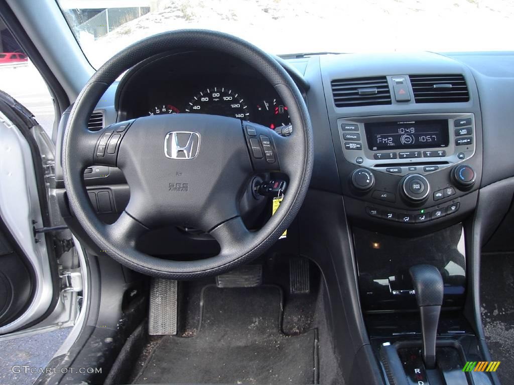 2006 Accord SE Sedan - Alabaster Silver Metallic / Black photo #16