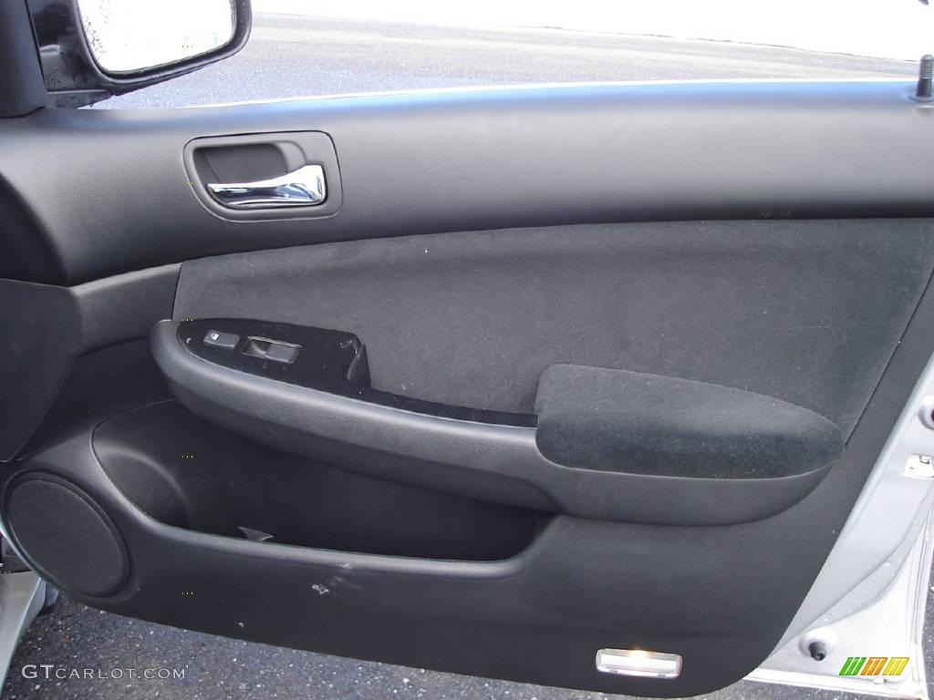 2006 Accord SE Sedan - Alabaster Silver Metallic / Black photo #17
