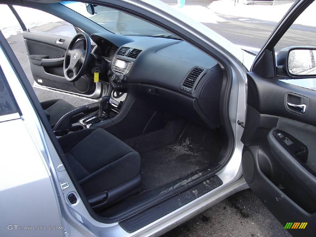 2006 Accord SE Sedan - Alabaster Silver Metallic / Black photo #18