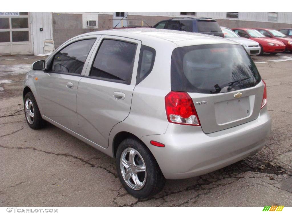 2004 Aveo Hatchback - Galaxy Silver Metallic / Gray photo #5