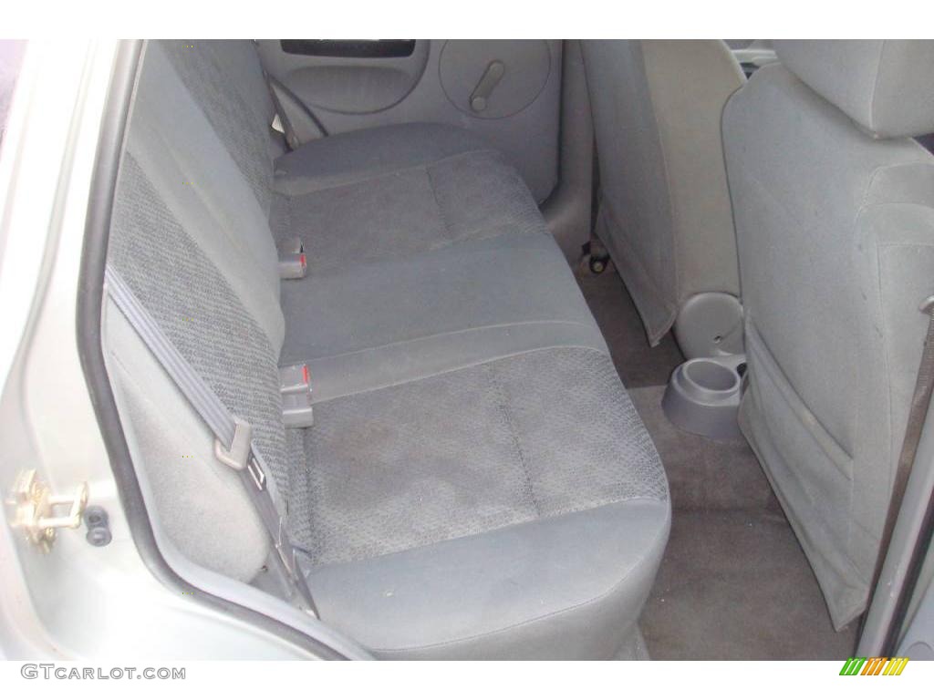 2004 Aveo Hatchback - Galaxy Silver Metallic / Gray photo #12