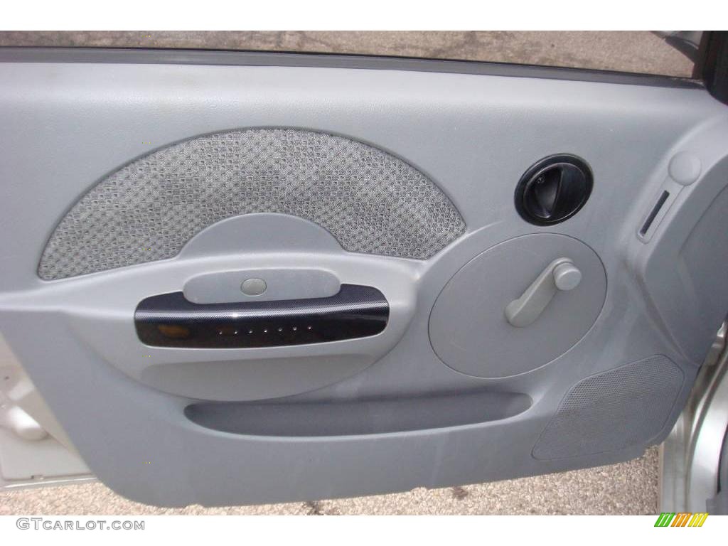 2004 Aveo Hatchback - Galaxy Silver Metallic / Gray photo #13