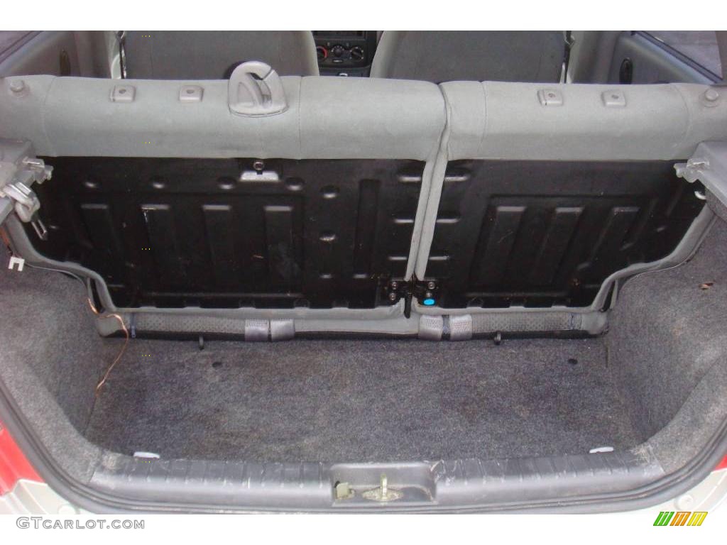 2004 Aveo Hatchback - Galaxy Silver Metallic / Gray photo #20