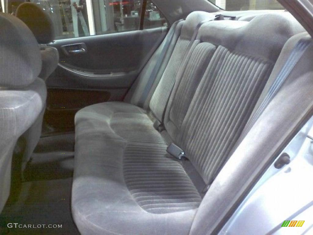 1998 Accord LX Sedan - Regent Silver Pearl / Charcoal photo #7