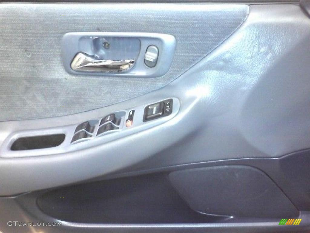 1998 Accord LX Sedan - Regent Silver Pearl / Charcoal photo #12