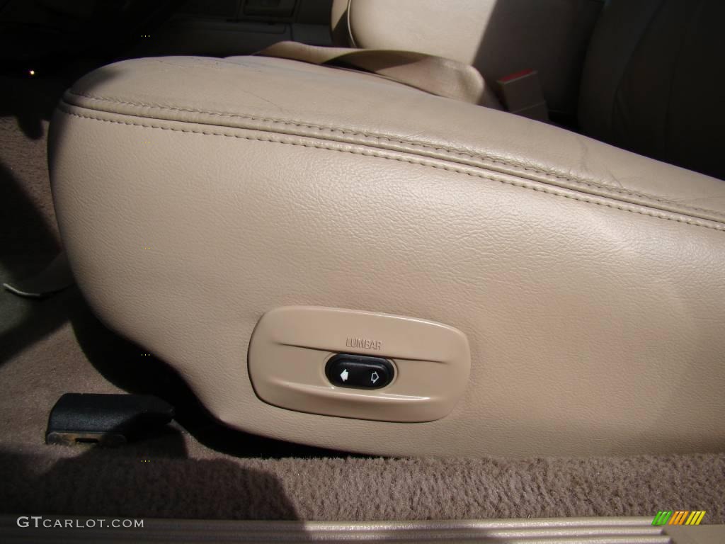 2004 Grand Marquis LS - Gold Ash Metallic / Medium Parchment photo #11