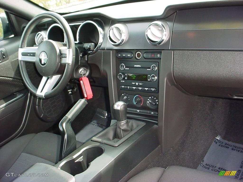 2008 Mustang V6 Premium Coupe - Vapor Silver Metallic / Dark Charcoal photo #13