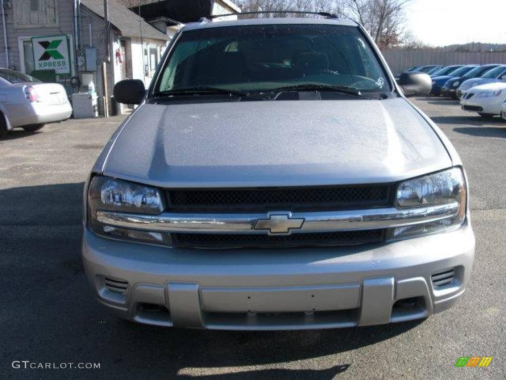 2004 TrailBlazer LS 4x4 - Silverstone Metallic / Light Cashmere photo #1