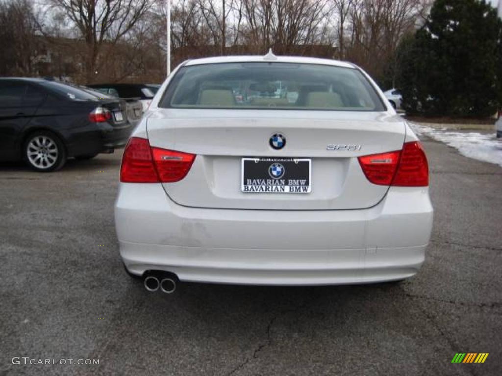 2010 3 Series 328i xDrive Sedan - Alpine White / Beige Dakota Leather photo #4