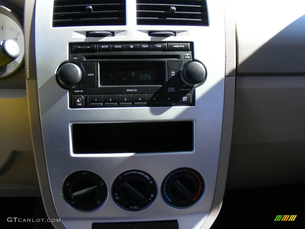 2007 Caliber SE - Inferno Red Crystal Pearl / Pastel Pebble Beige photo #30