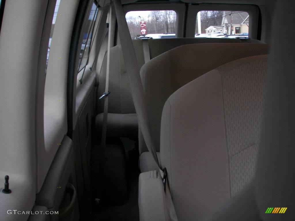 2009 E Series Van E350 Super Duty XLT Passenger - Oxford White / Medium Pebble photo #9