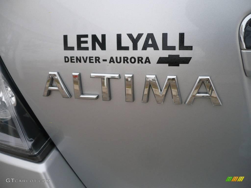 2008 Altima 2.5 SL - Radiant Silver Metallic / Charcoal photo #12