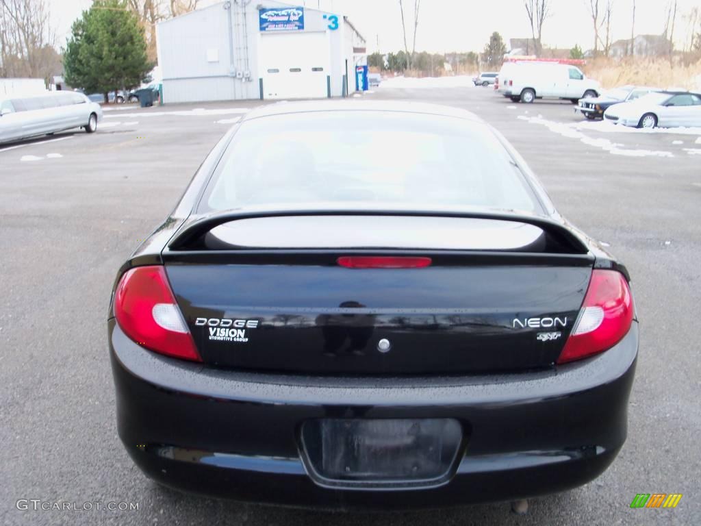 2002 Neon SXT - Black Clearcoat / Dark Slate Gray photo #9