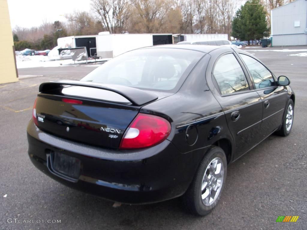 2002 Neon SXT - Black Clearcoat / Dark Slate Gray photo #10