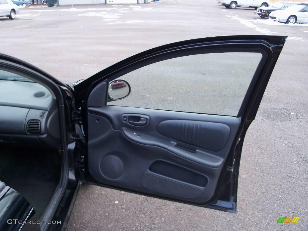 2002 Neon SXT - Black Clearcoat / Dark Slate Gray photo #22
