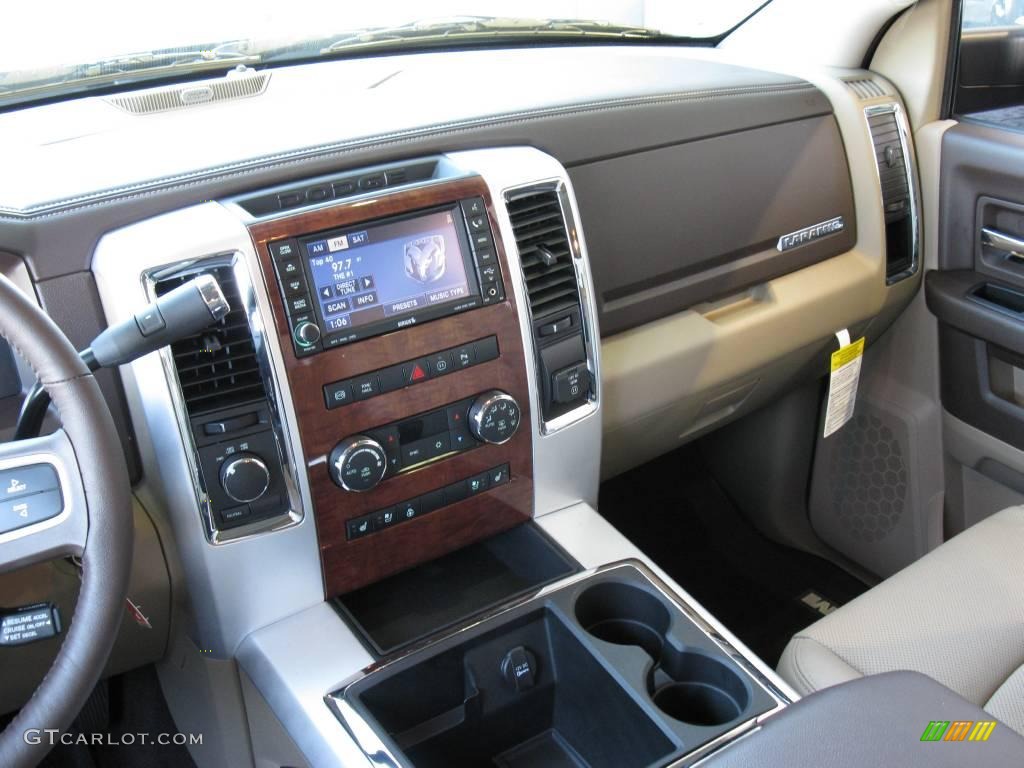 2010 Ram 3500 Laramie Crew Cab 4x4 - Brilliant Black Crystal Pearl / Light Pebble Beige/Bark Brown photo #23