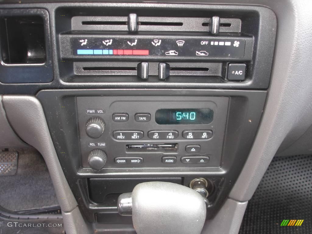 2000 Metro LSi Coupe - Dark Green Metallic / Gray photo #16