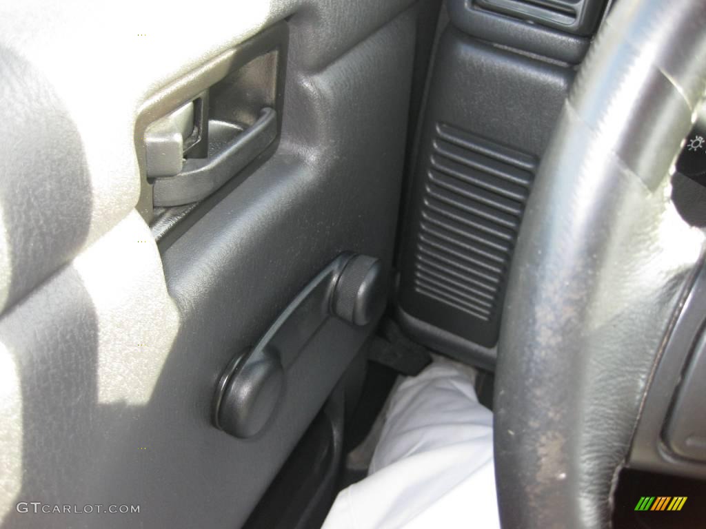 2004 Wrangler Rubicon 4x4 - Bright Silver Metallic / Dark Slate Gray photo #18
