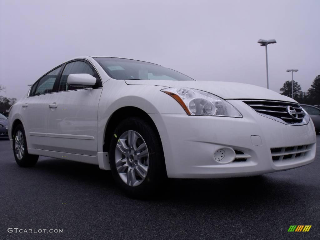 2010 Altima 2.5 S - Winter Frost White / Charcoal photo #7