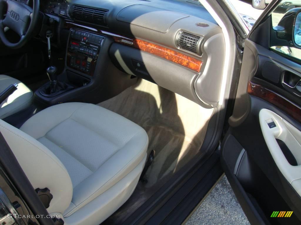 1997 A4 2.8 quattro Sedan - Brilliant Black / Beige photo #17
