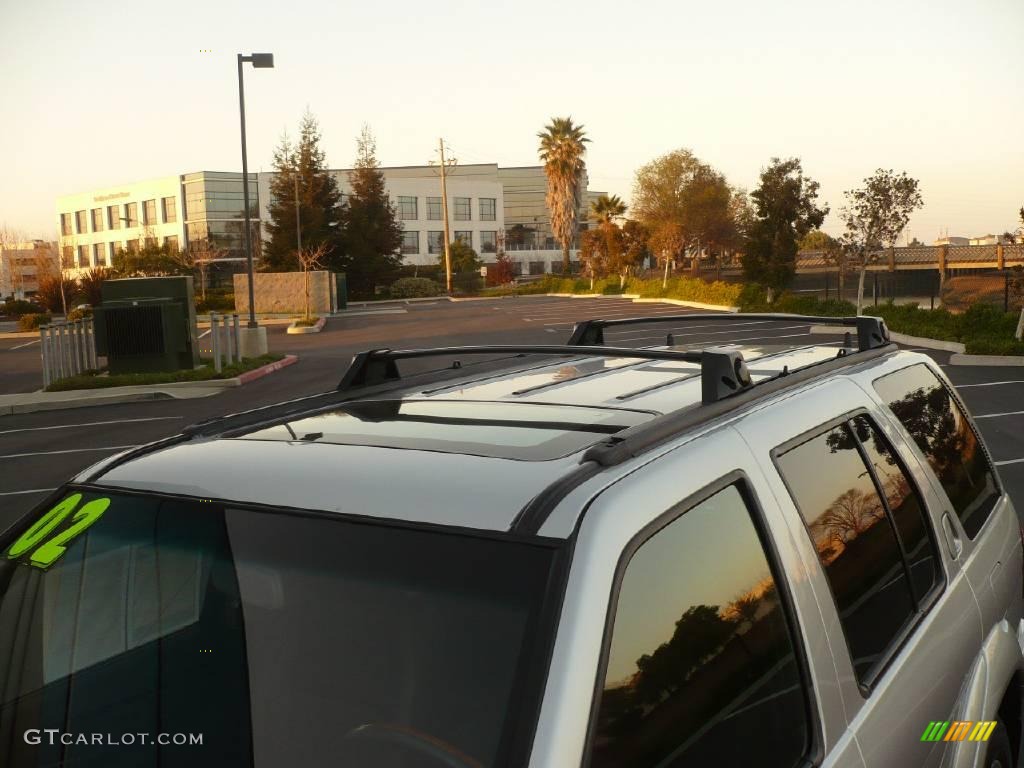 2002 QX4 4x4 - Brilliant Silver Metallic / Graphite photo #9