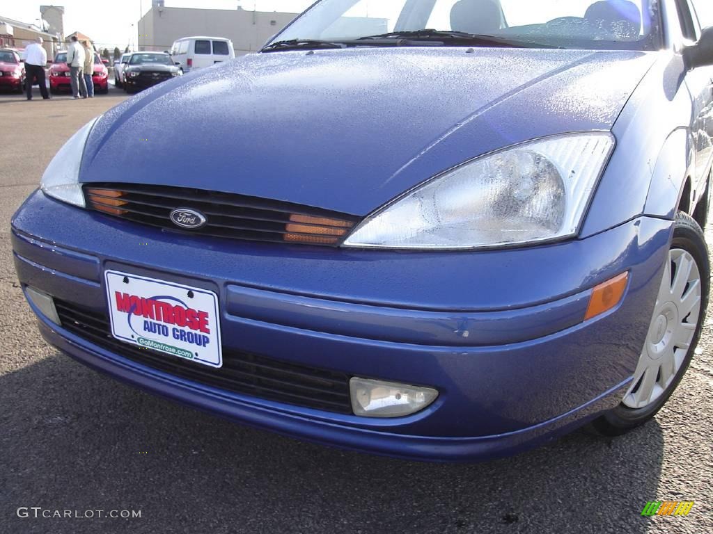 2002 Focus ZTS Sedan - Malibu Blue Metallic / Medium Graphite photo #9